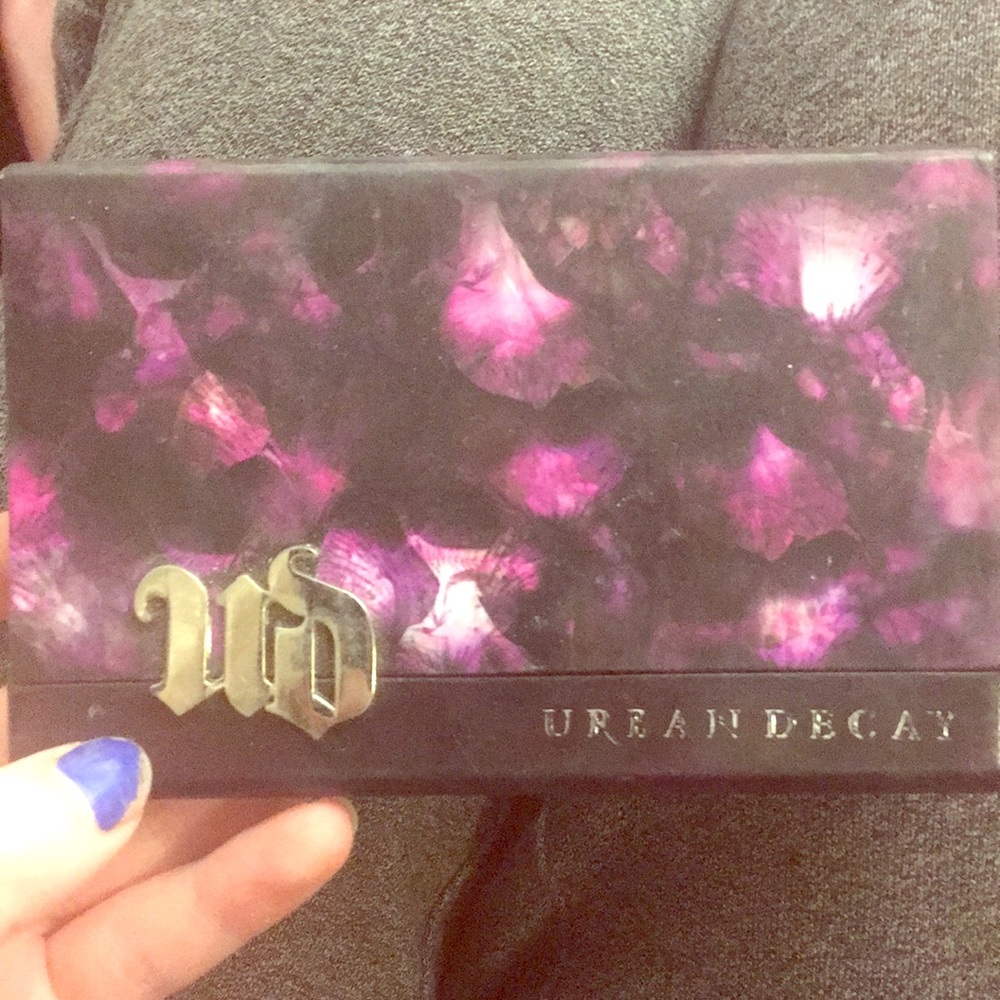 Urban Decay eyeshadow pallet